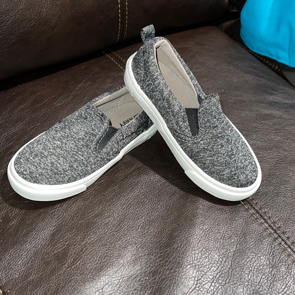 Toddler boys size 7 old navy slip on shoes